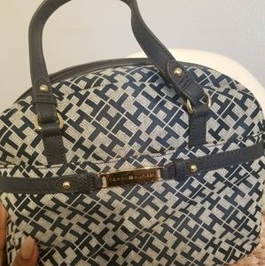 *AUTHENTIC* Tommy Hilfiger hand tote